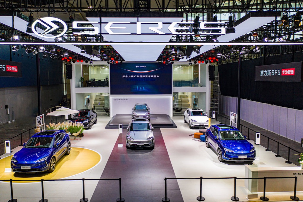 性能/续航/操控我全都要！赛力斯华为智选SF5亮相广州车展