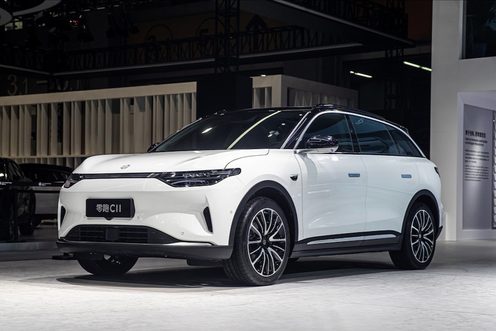 性价比简直无敌！赛道试驾零跑C11性能版