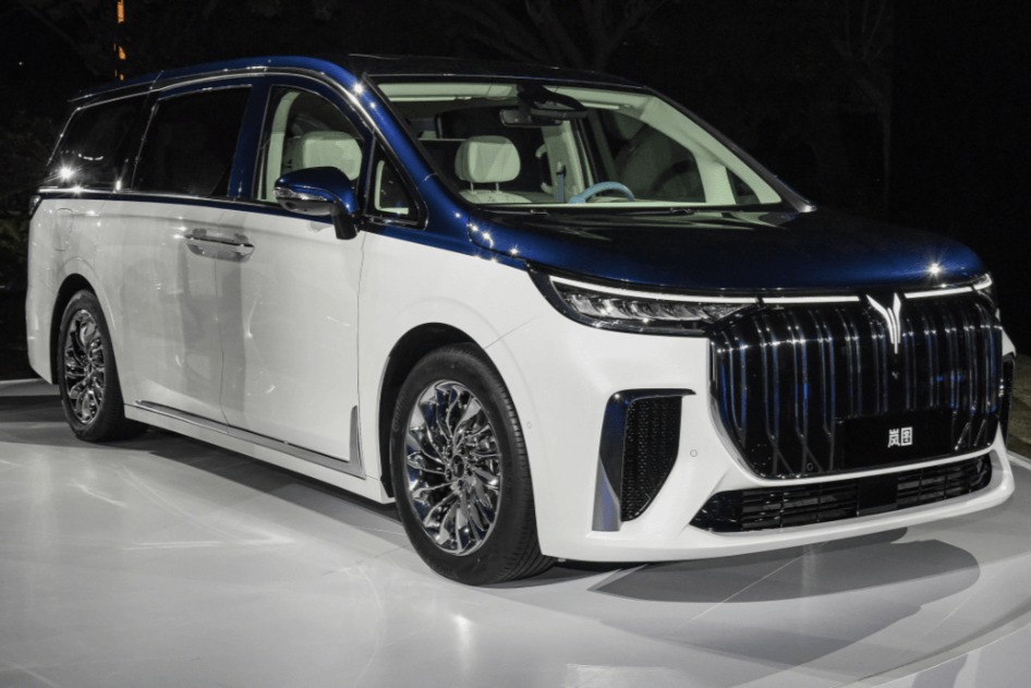 同级轴距最大！性能最强！静态体验岚图梦想家7座版