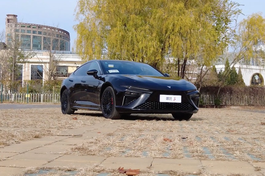 光电测试｜实测高速续航464km 哪吒S吸引你的可绝不只有外观