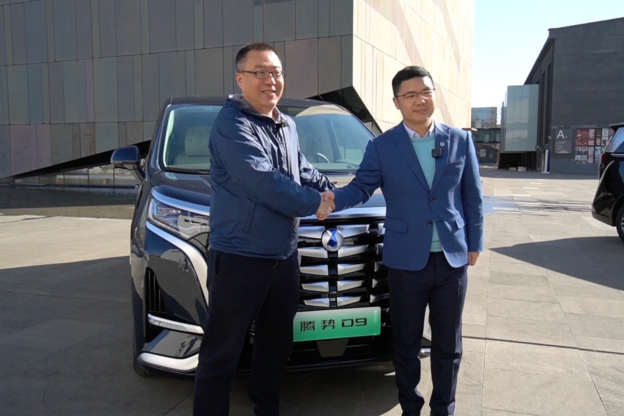 是什么理由让我们花45万买了一台工作车？