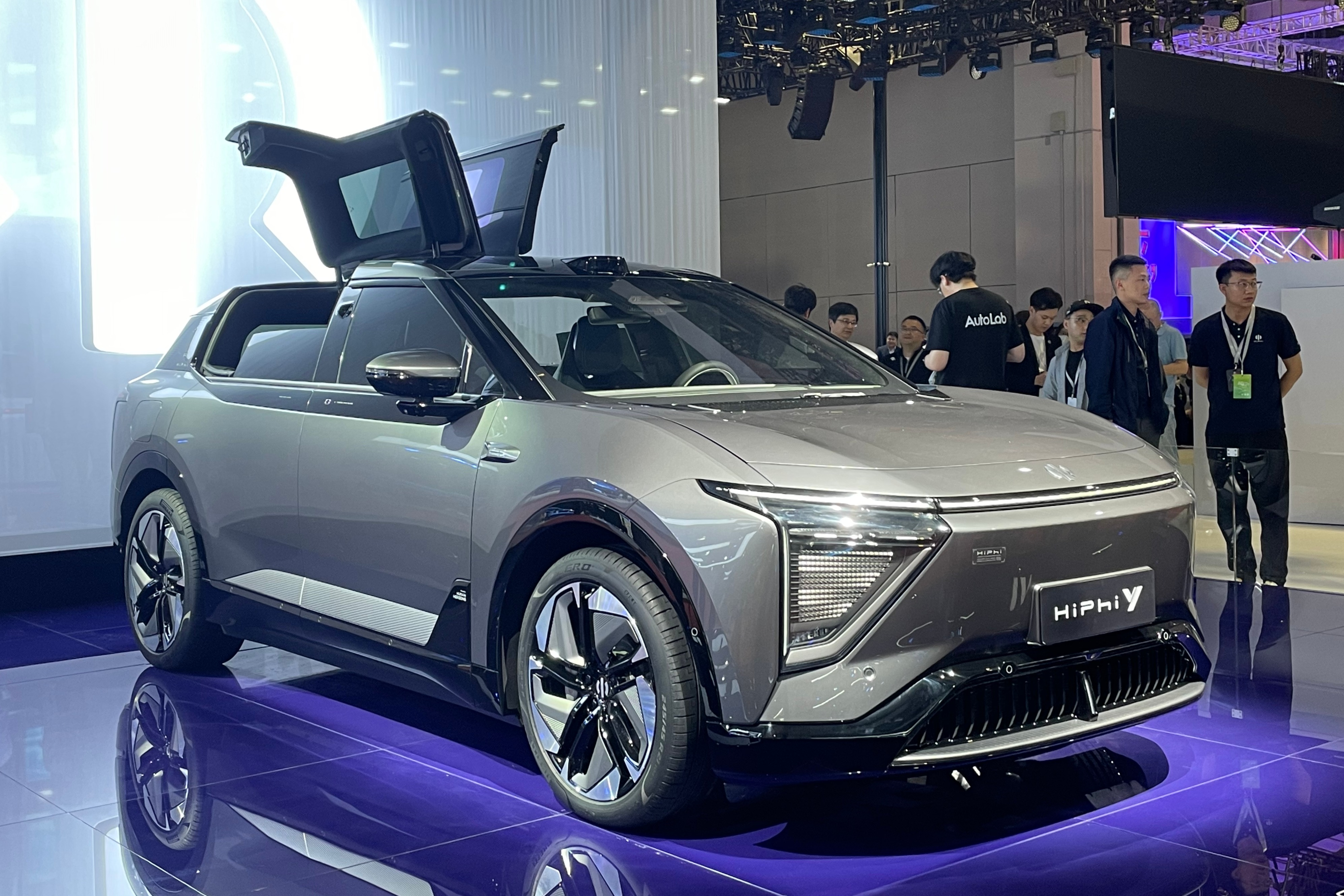 設計相對理性，向主流市場沖擊 上海車展實拍高合HiPhi Y
