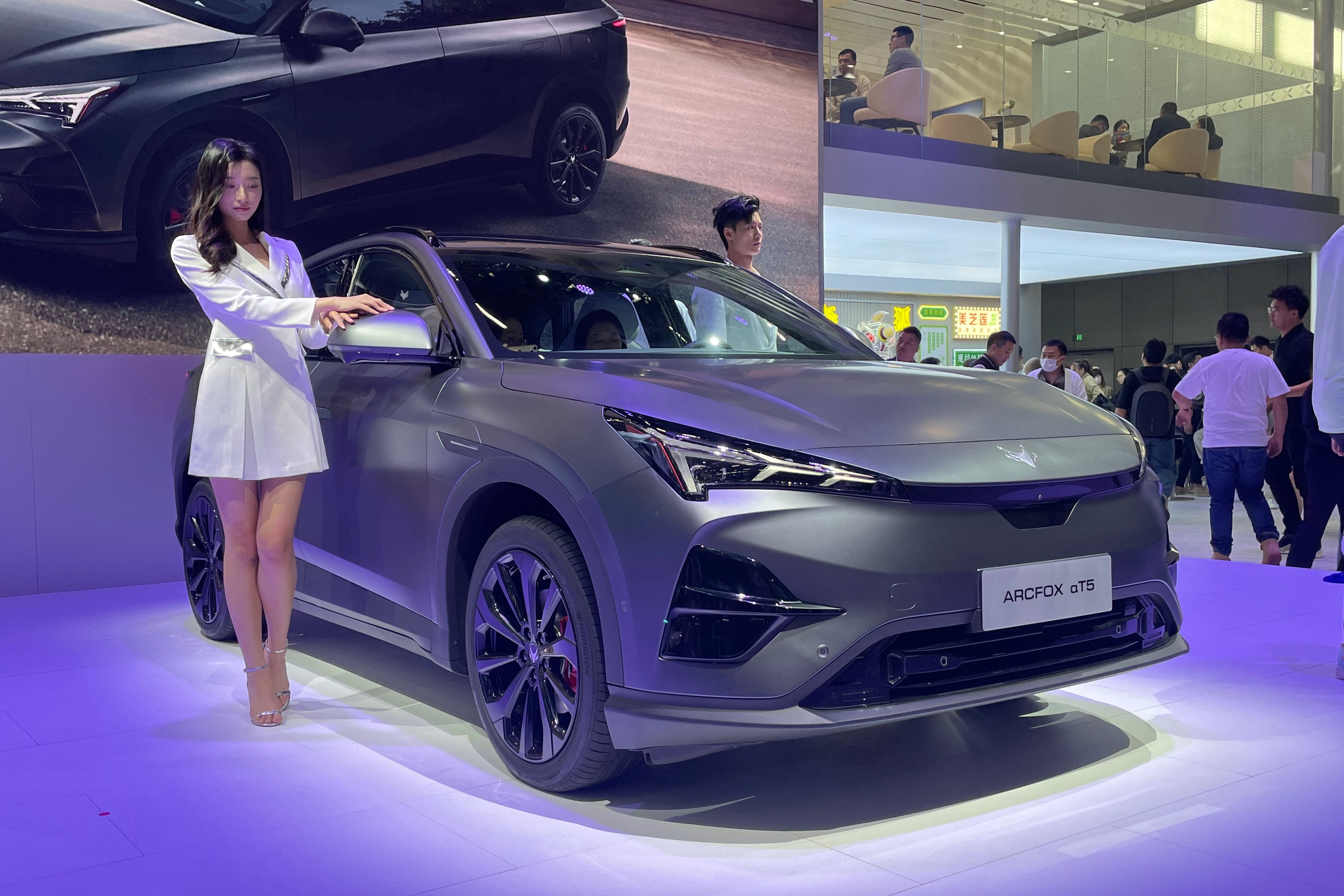 外表運動內在舒適的家用中型SUV 極狐阿爾法T5亮相廣州車展