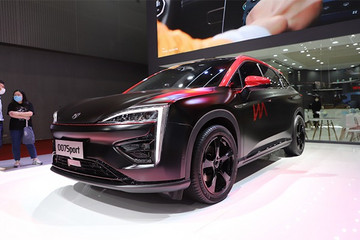 广汽蔚来007sport车展实拍 精神小伙的运动装