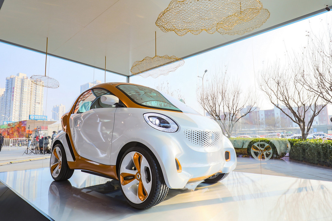 3. smart Concept Car 2013为城市出行“最后一公里”难题提出便捷乐趣的解决方案.jpg