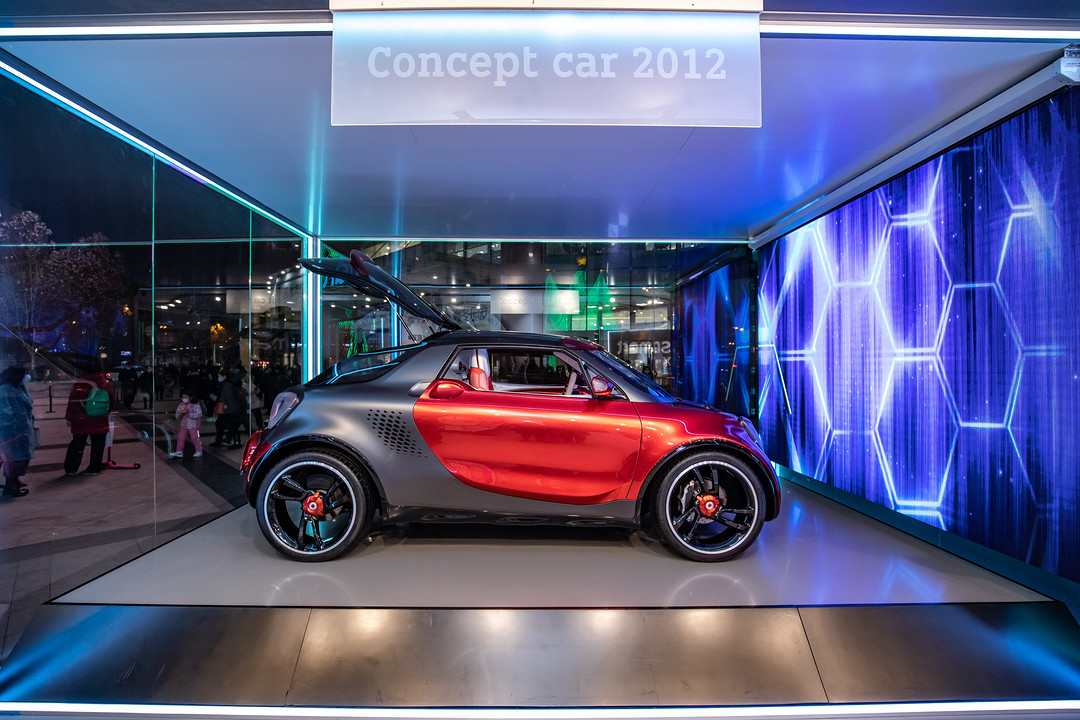 5. smart Concept Car 2012“移动影音室”带来视觉享受和无限乐趣.jpg