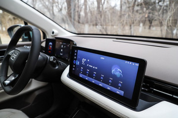 一电试车 | 表现可圈可点 爱驰U5车机体验