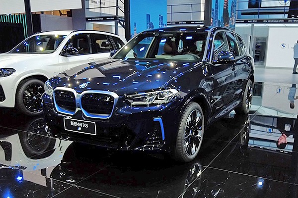 BMW 新款iX3正式亮相 多处细节优化升级