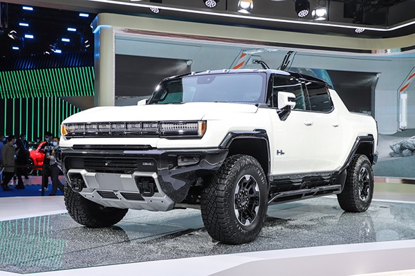 最大扭矩超1.5万牛米/3.5秒破百 GMC HUMMER EV硬汉来了