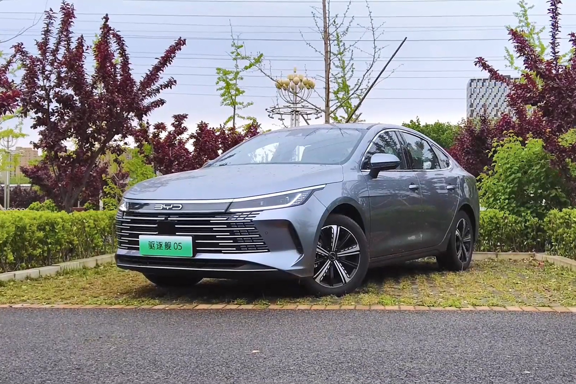 实测百公里亏电油耗4.0L 比亚迪驱逐舰05值得推荐吗?