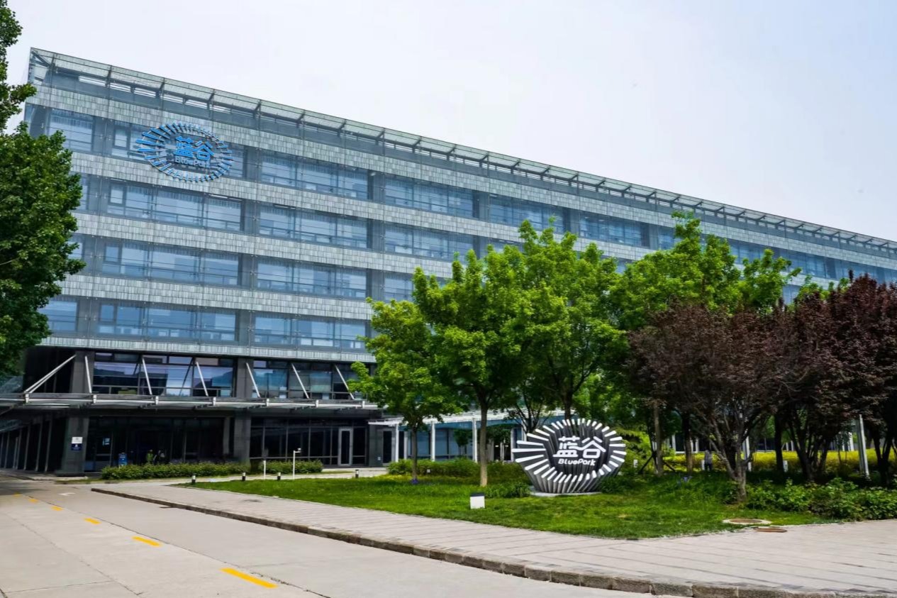 国企纯电销量第一  极狐稳坐“万辆俱乐部”