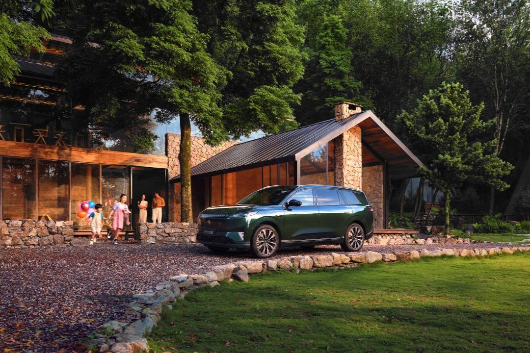 限时17.36万元起 2026款东风奕派eπ008六座版焕新上市