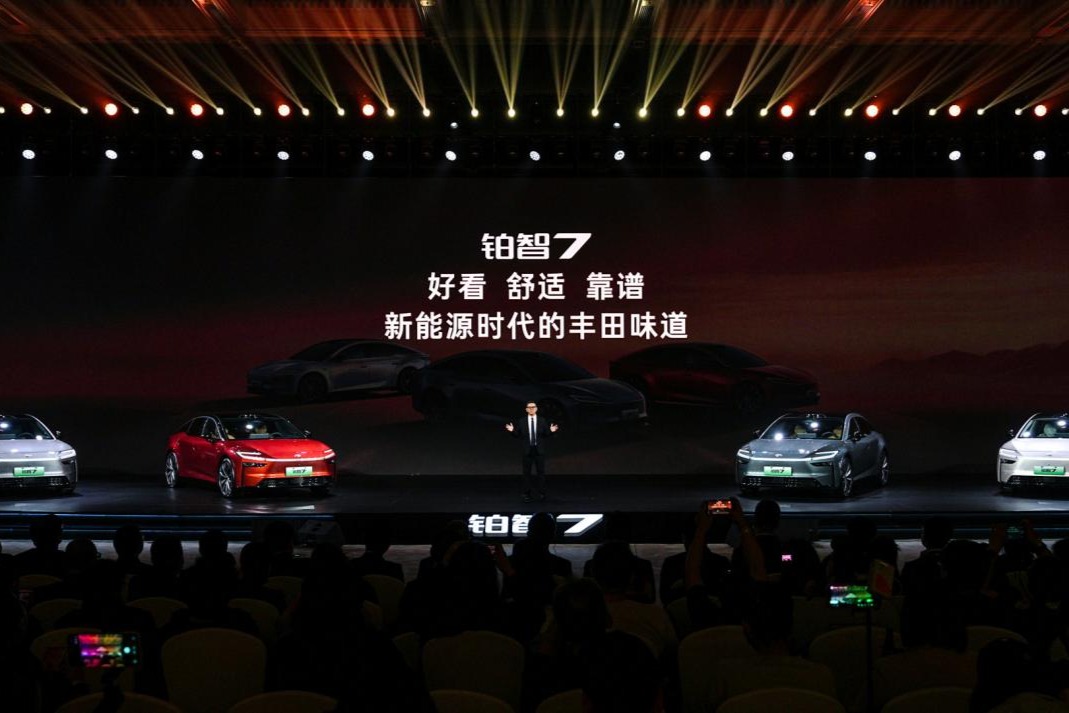 铂智7预售权益价15.68万元起！19.48万买齐鸿蒙座舱+激光雷达+双腔空悬