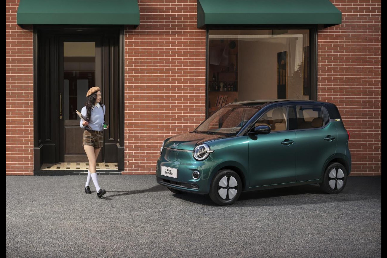 第五代宏光MINIEV正式开启预订！携手奶龙玩转出行新乐趣
