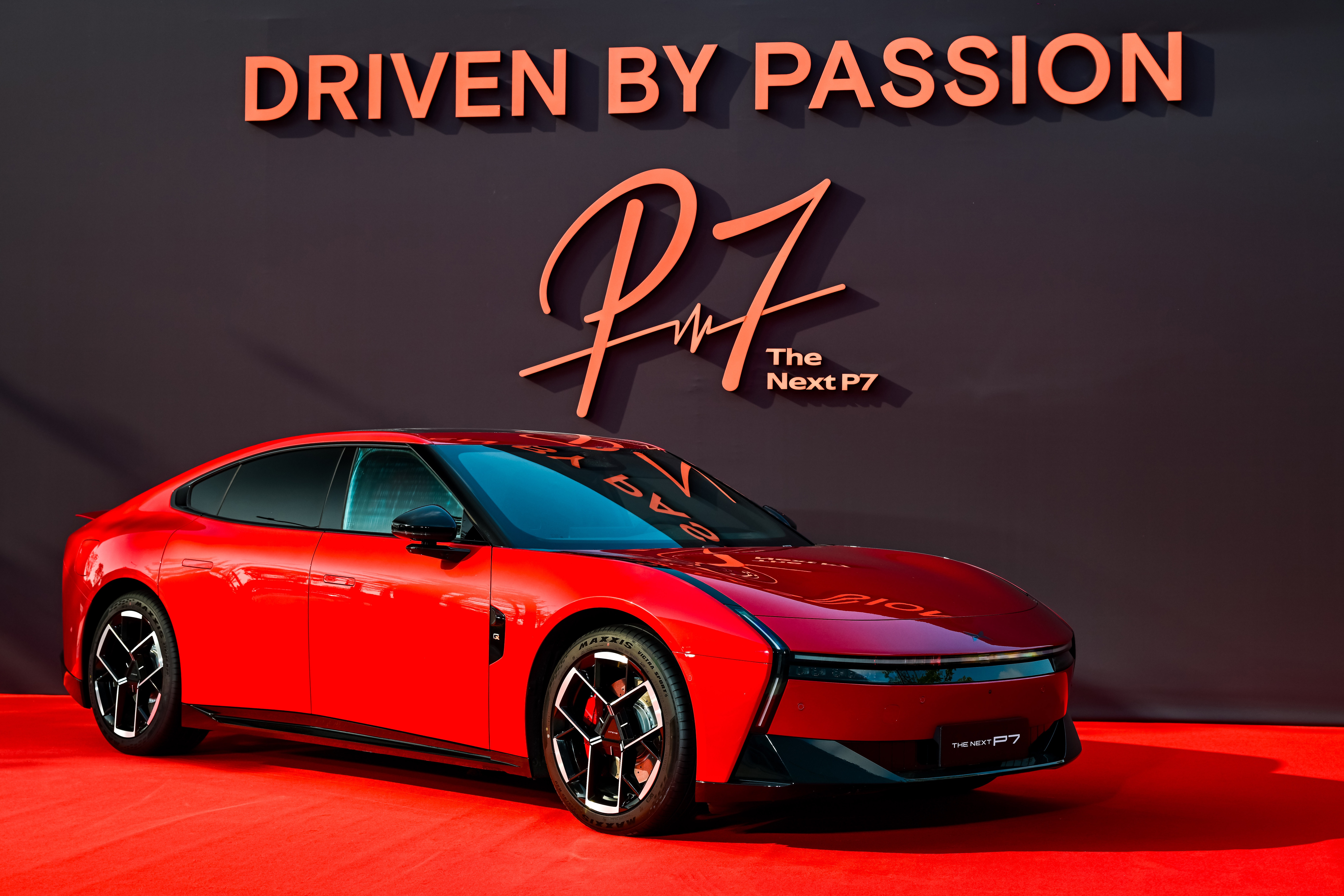 小鹏P7焕新加码，第二代VLA正式公推