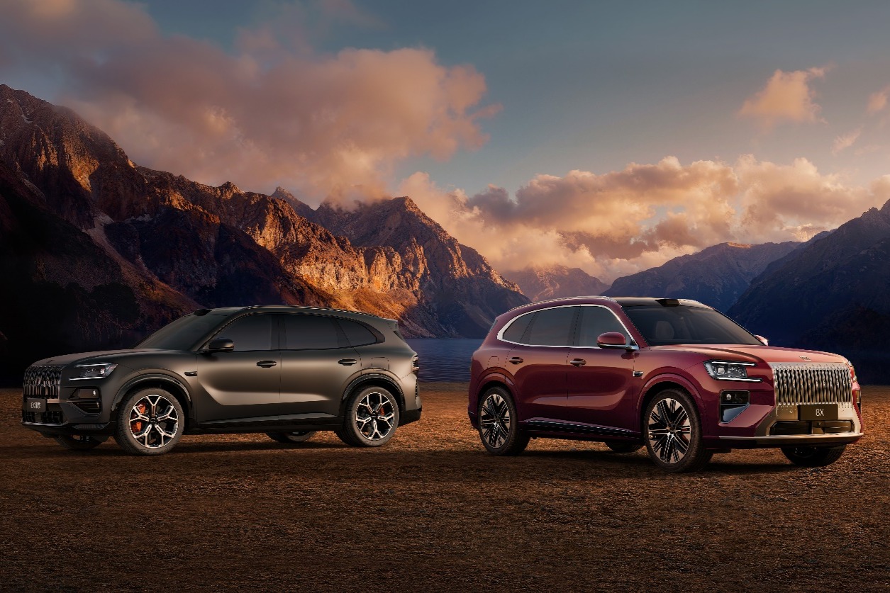 32.98万元起售，极氪8X以“性能+智能”双旗舰姿态冲击“新公路之王”