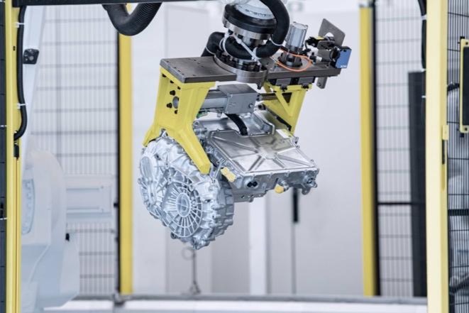 首台碳化硅电驱系统C样下线 蔚来ET7即将到来