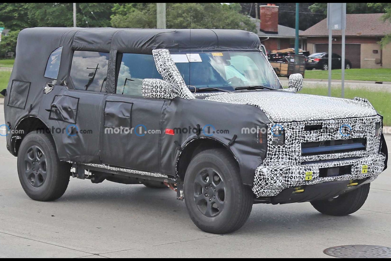 疑似福特Bronco混动车型路试谍照曝光