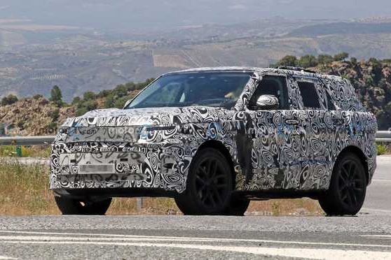 有望新增纯电版 路虎揽胜运动版路试谍照曝光