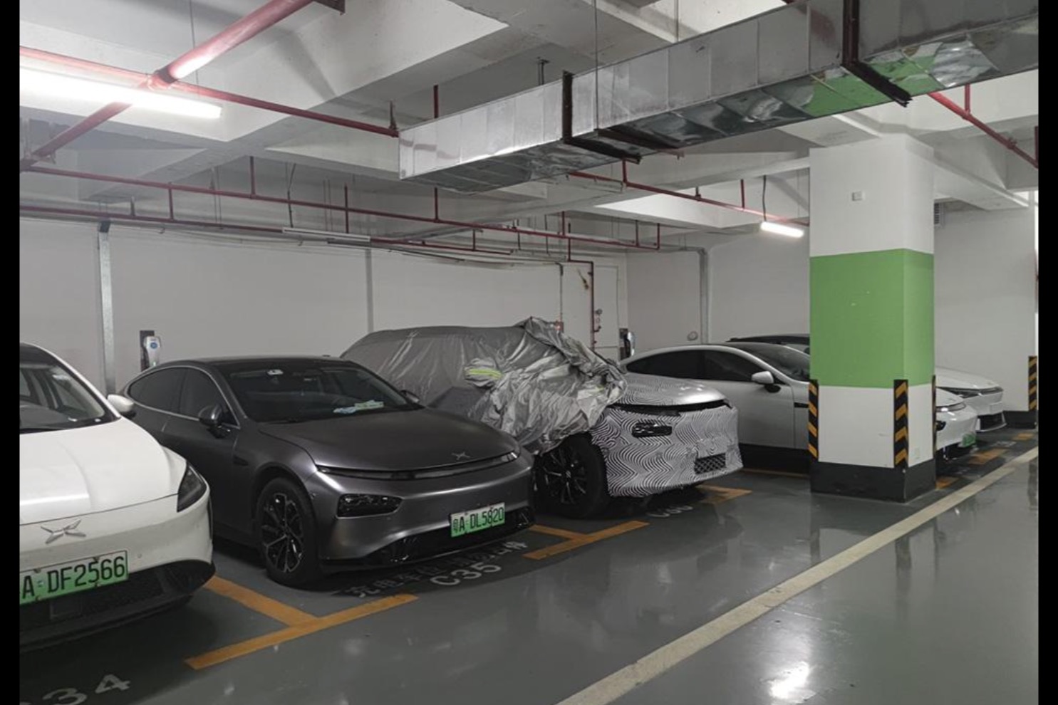 预计2022年推出 小鹏全新中大型SUV谍照曝光