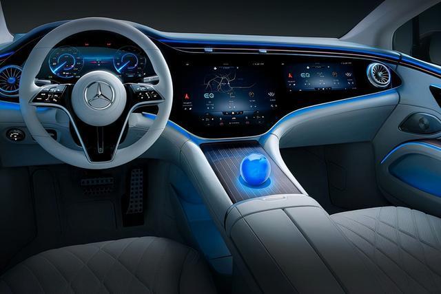 Новый патент Mercedes-Benz: плавающий хрустальный шар управляет информационно-развлекательной системой