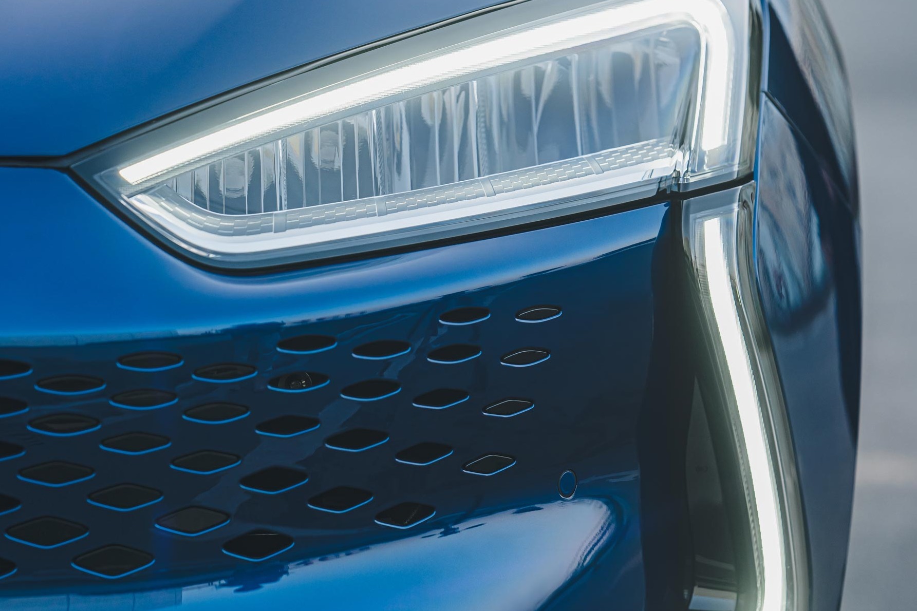 赛力斯全新SUV专利图曝光  或将搭载激光雷达