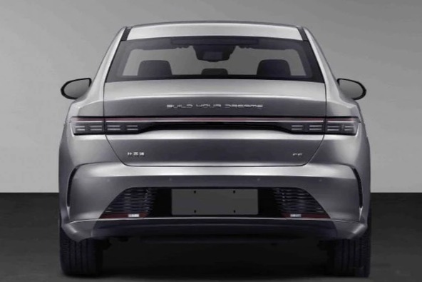 比亚迪F5 DM-i内饰谍照曝光   采用家族式内饰语言 