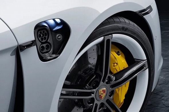 保时捷总部员工爆料Taycan电池隐患