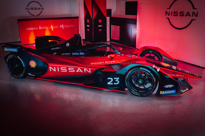 3. 配有全新涂装的日产Formula-E赛车在测试赛中首次亮相.jpg