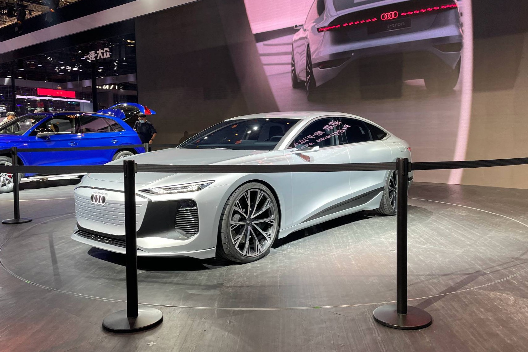 奥迪A6 e-tron或将命名为E6L  三款配置曝光