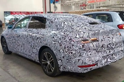 零跑C01谍照曝光  预计今年上半年首发