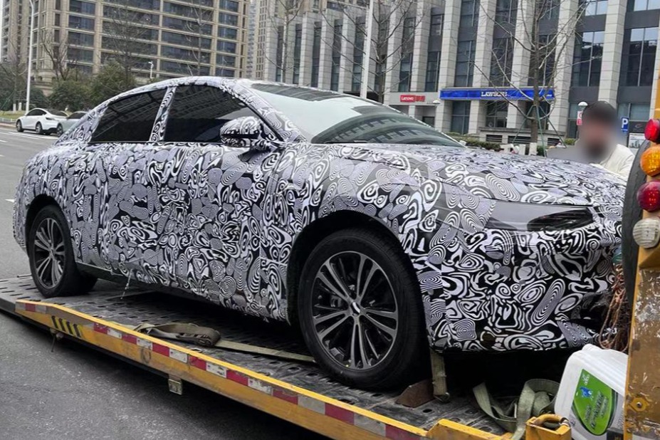 零跑C01 谍照曝光  内饰采用C11相同语言