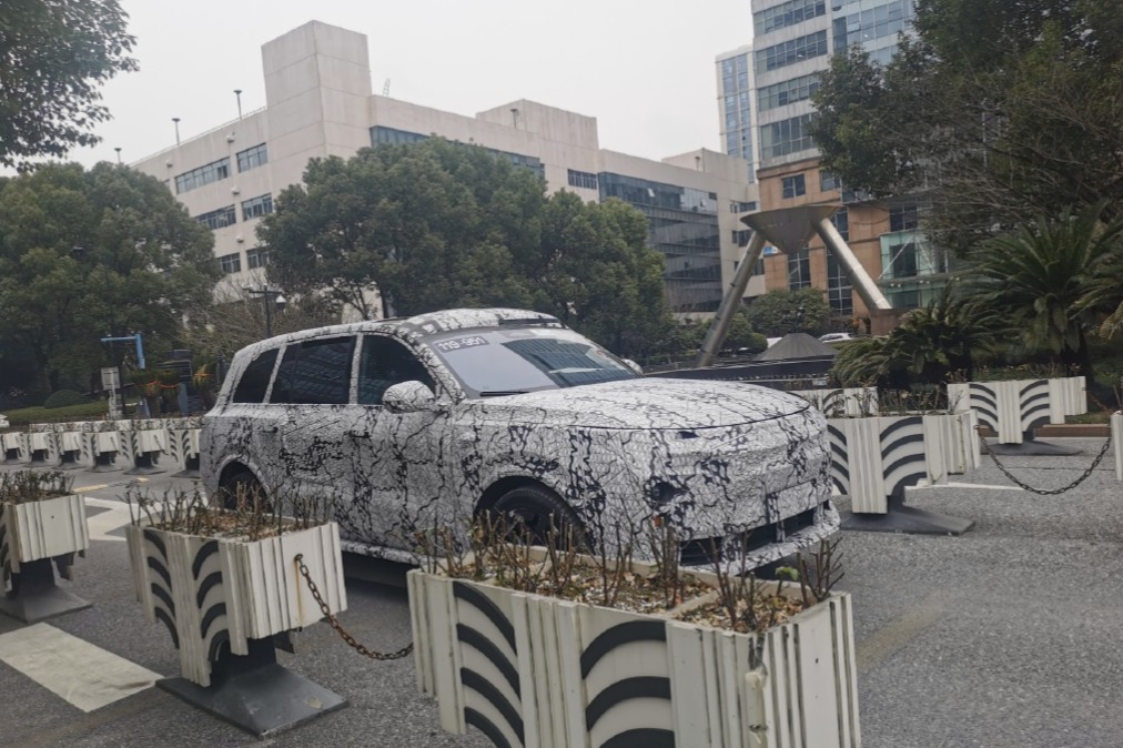 理想X01 最新测试车曝光  大体轮廓接近量产