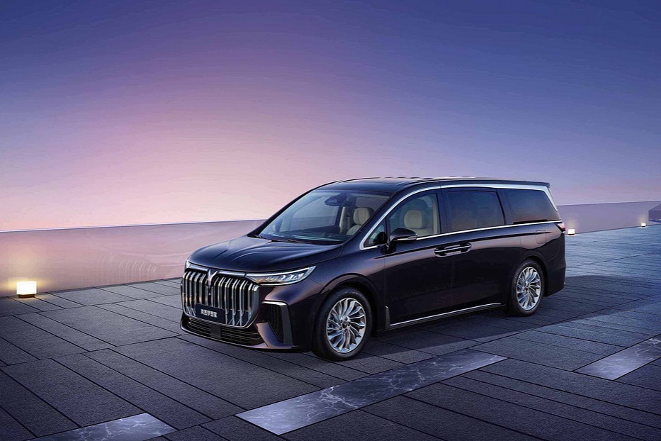 岚图梦想家4月上市  全球首款大型豪华电动MPV