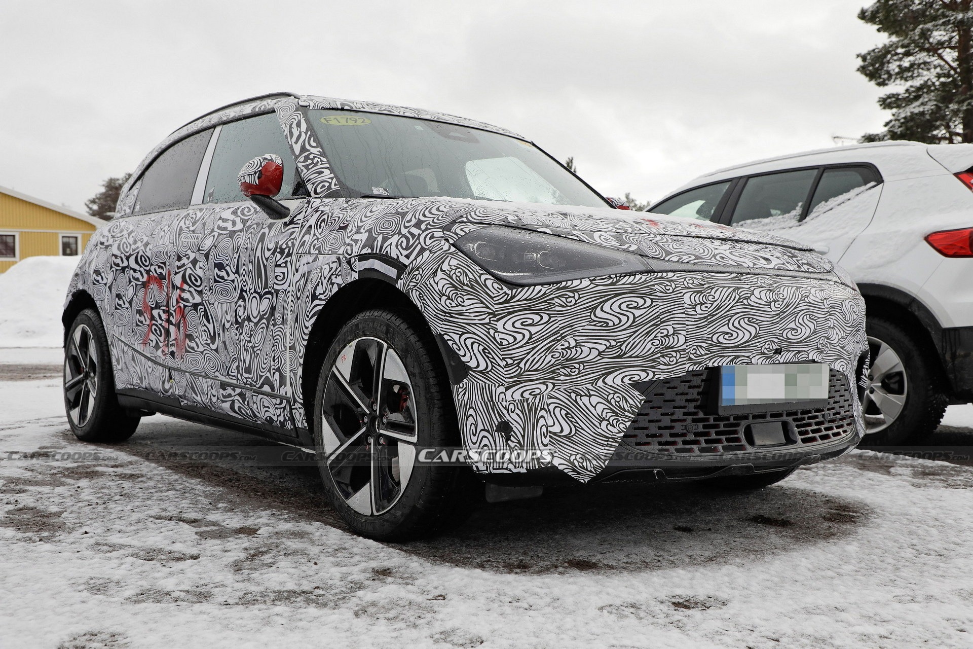 量产车或将4月7日亮相  smart精灵#1最新谍照曝光