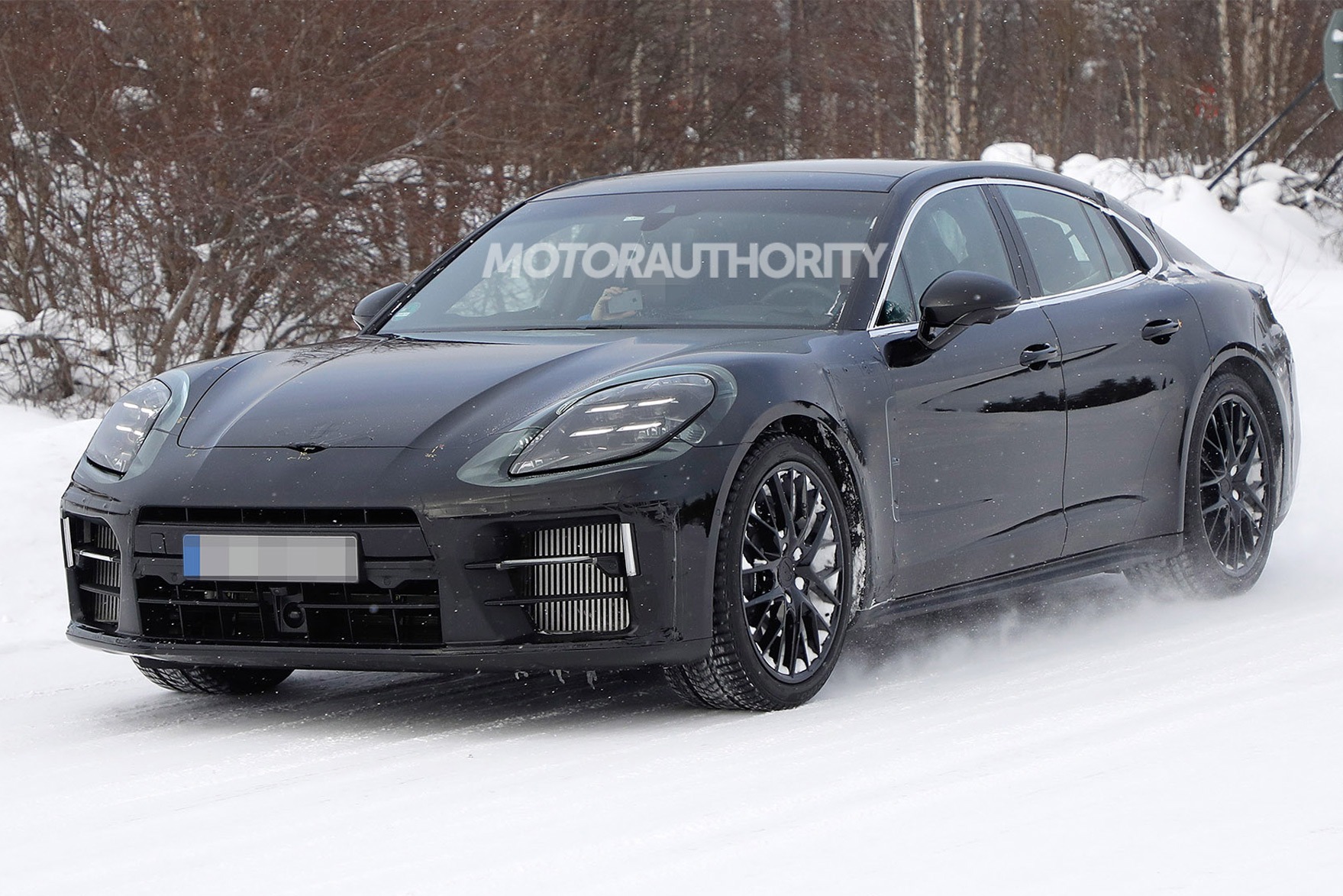 或增加插混和纯电版  保时捷第三代Panamera无伪谍照曝光  