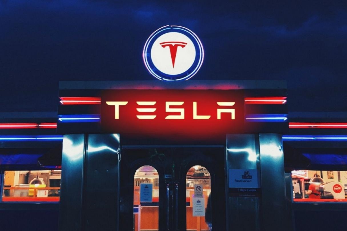 马斯克又有新想法：好莱坞建特斯拉餐厅