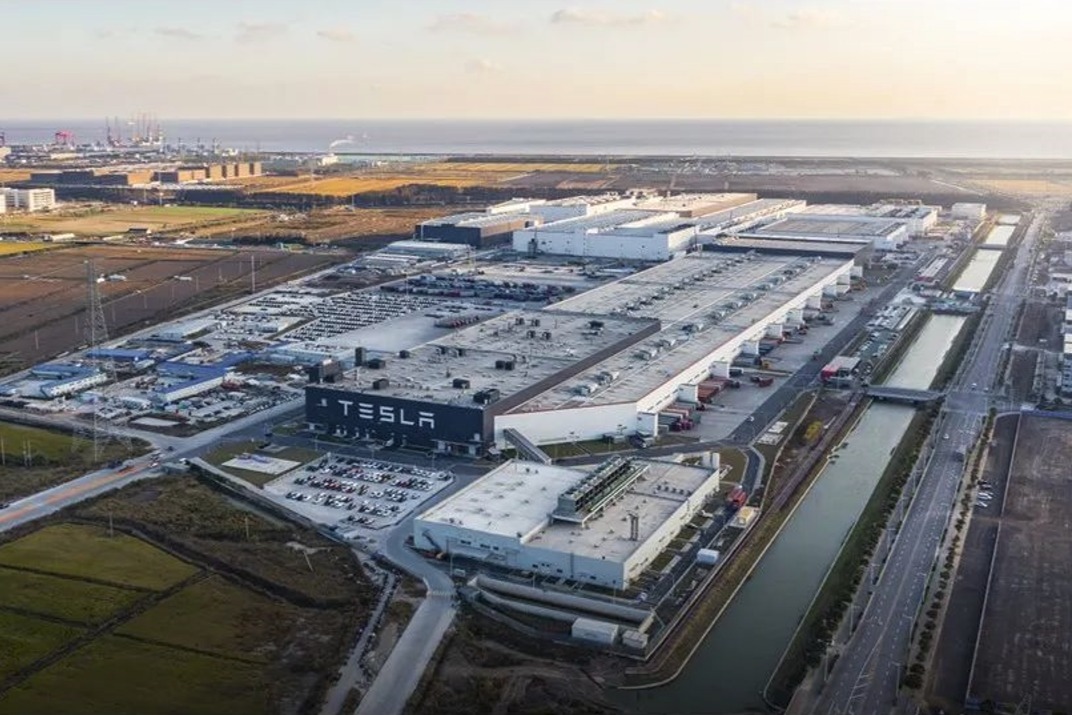 7月底产量将达2.2万辆，特斯拉上海工厂将停产两周