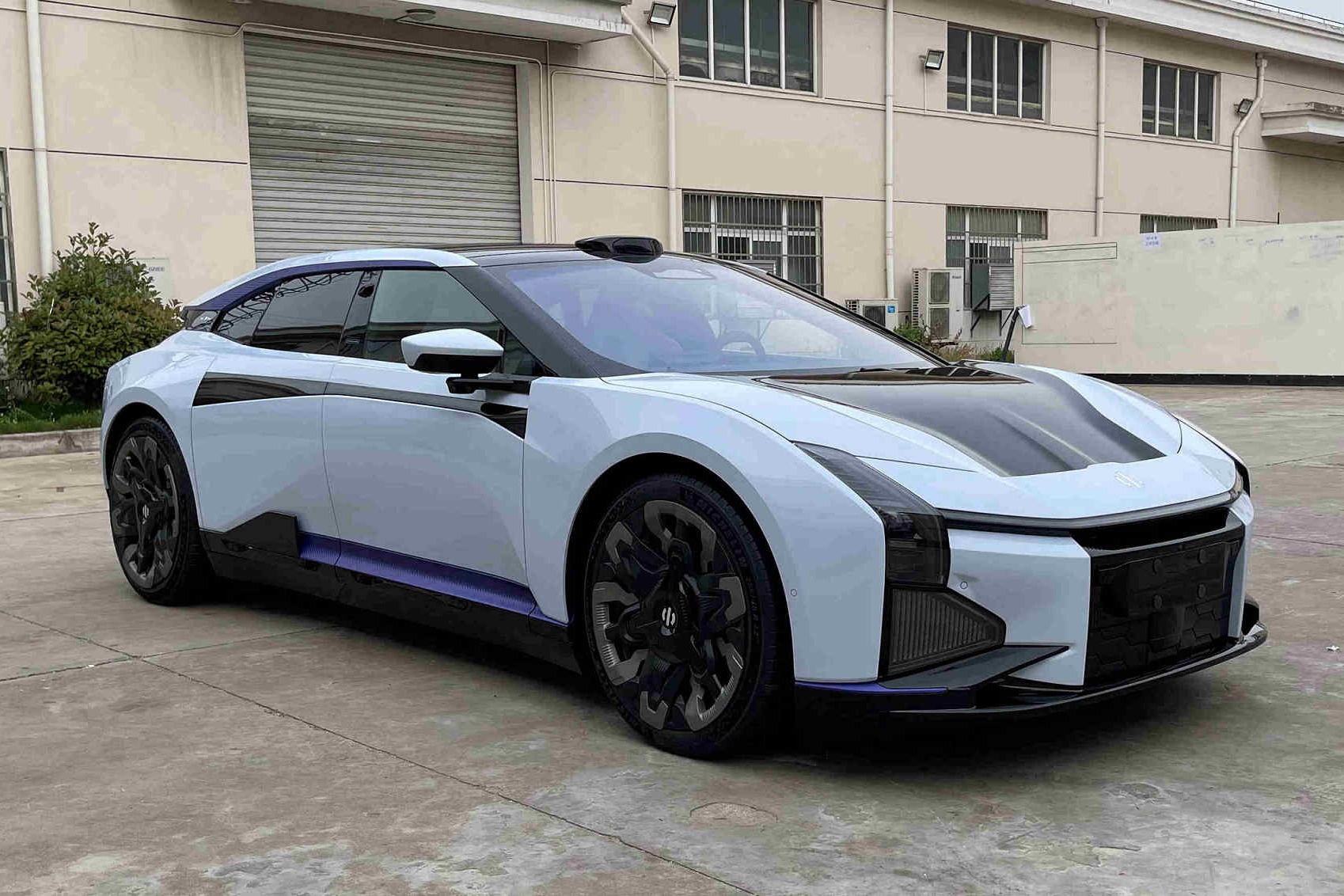 高合HiPhi Z动力参数曝光，上市临近终登工信部目录