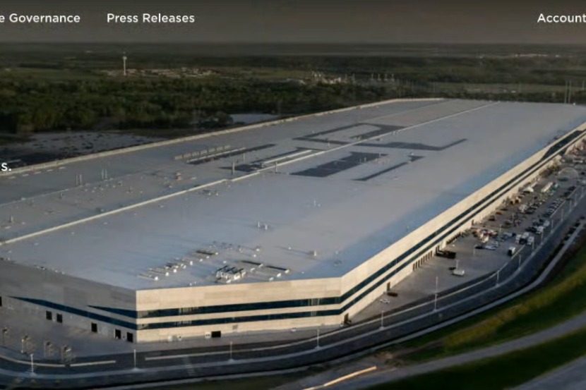 特斯拉年底产能将达200万辆，并将推出非测试版 FSD 