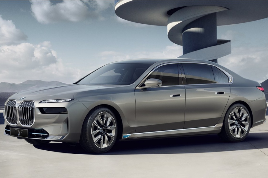 标配BMW悬浮式巨幕，宝马i7更详细配置曝光