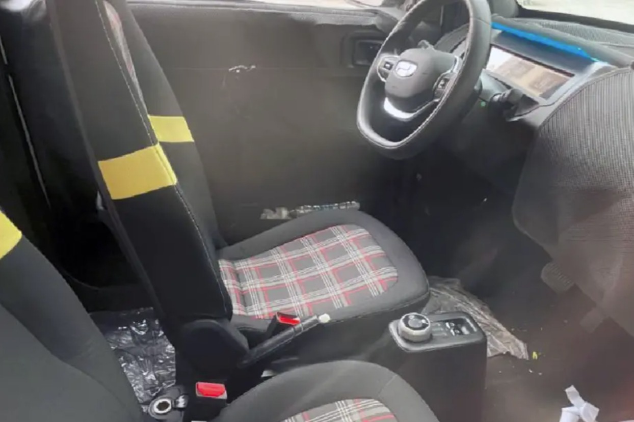 谍照 | 几何M2内饰曝光，配置偏实用向