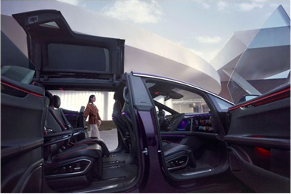 高合双旗舰车型车身底盘斩获双“十佳”大奖