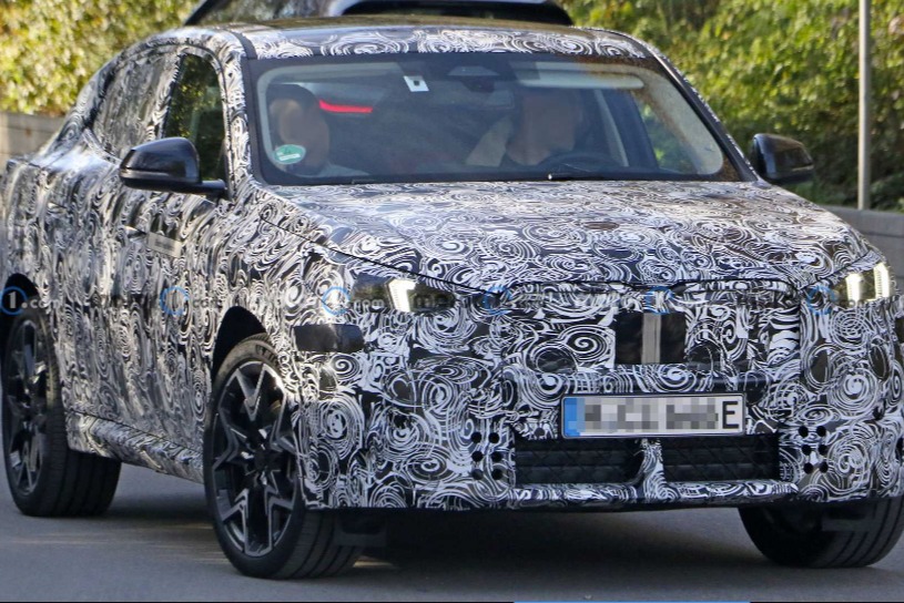 谍照 | 有望明年推出，宝马 iX2 路试谍照曝光