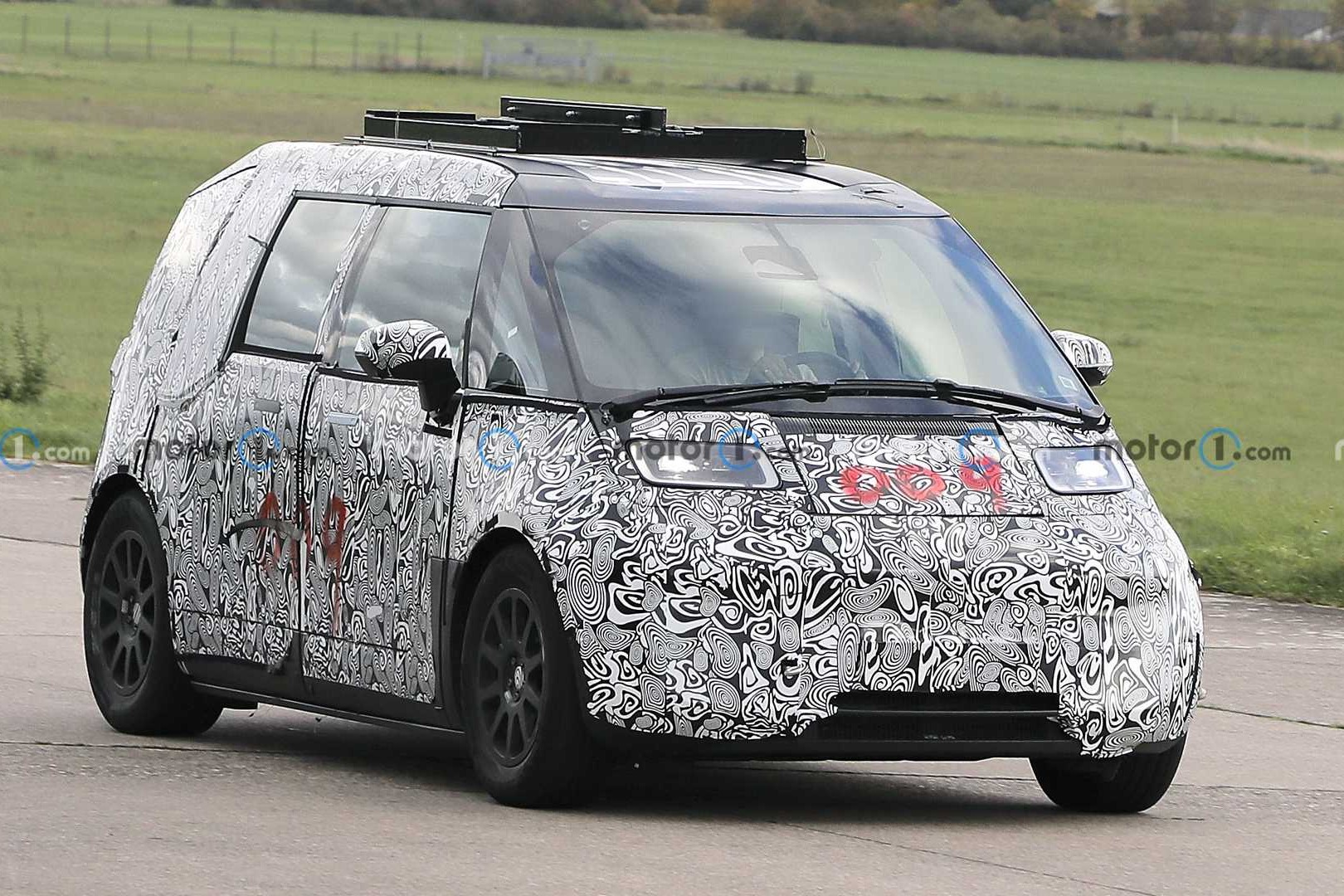 谍照 | 极氪Robotaxi最新谍照带“009”字样