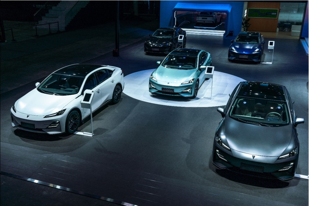 深蓝SL03亮相广州车展，深蓝半固态电池将在2025年上车