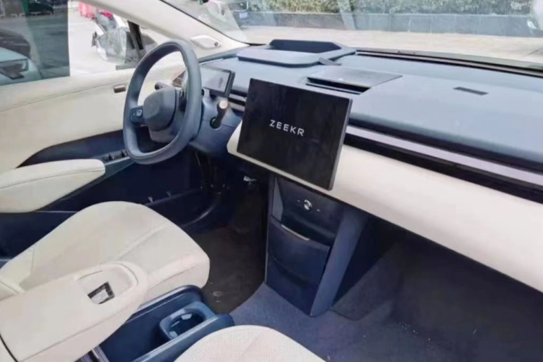 极氪003内饰谍照曝光，官方预告百公里加速3秒