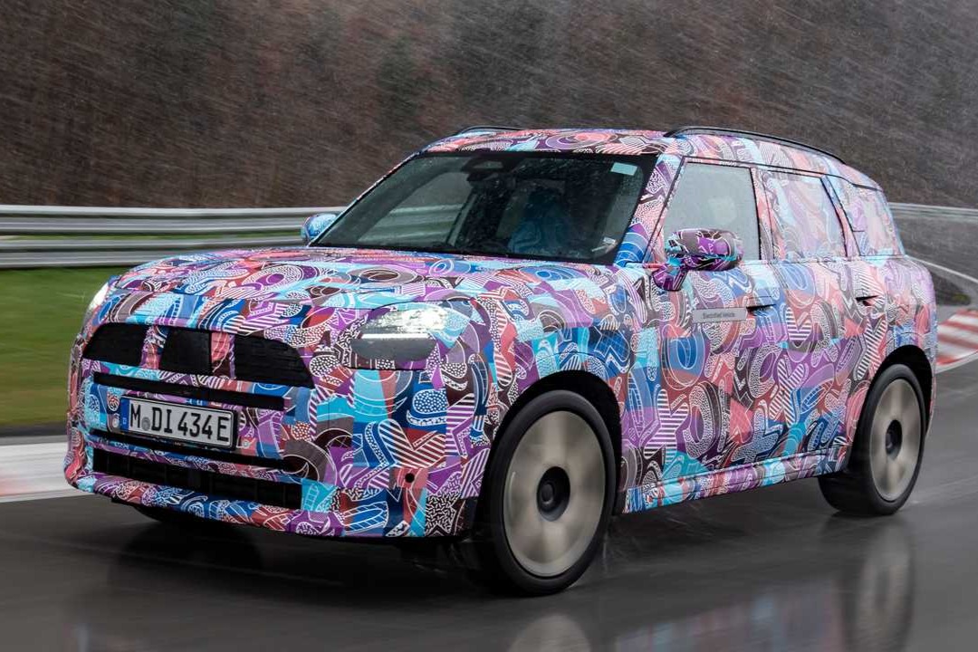 全新 MINI COUNTRYMAN EV 官方谍照曝光,尺寸加大,最快下半年亮相
