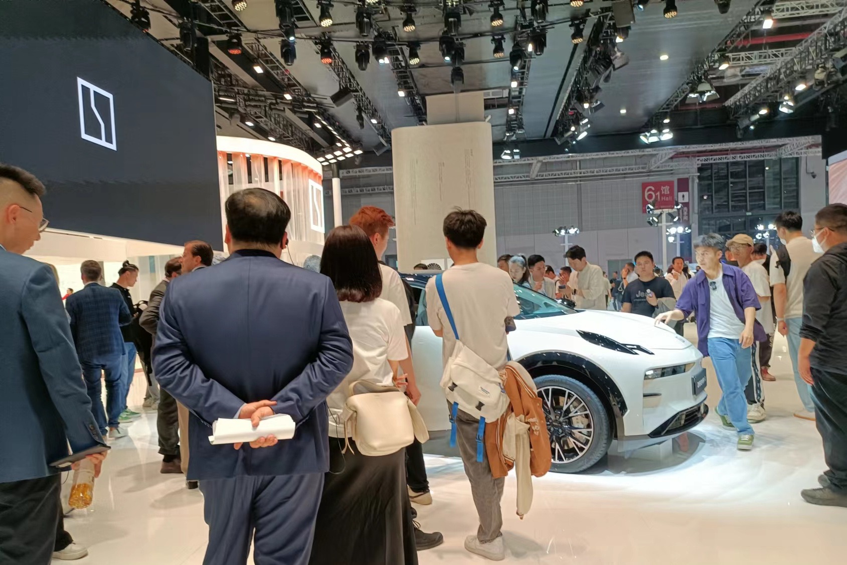 极氪X 吊打 smart精灵#3 ？后者售价是关键