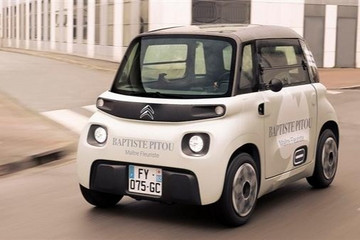 雪鐵龍版“宏光MINI”推出快遞車